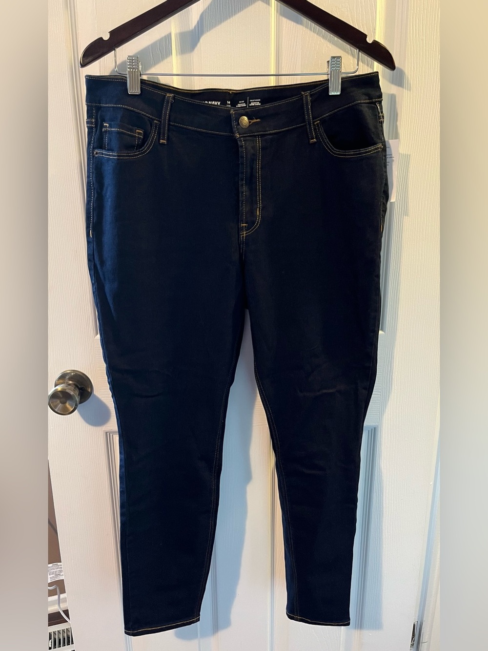 Old Navy Women’s Mid-Rise Rockstar Super Skinny Jeans - Size 14 Short